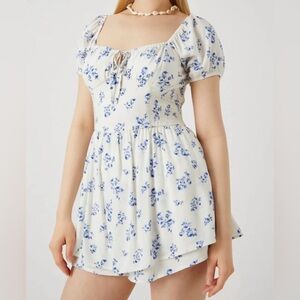 Hollister Sofia Double-Tier Romper White Floral size M